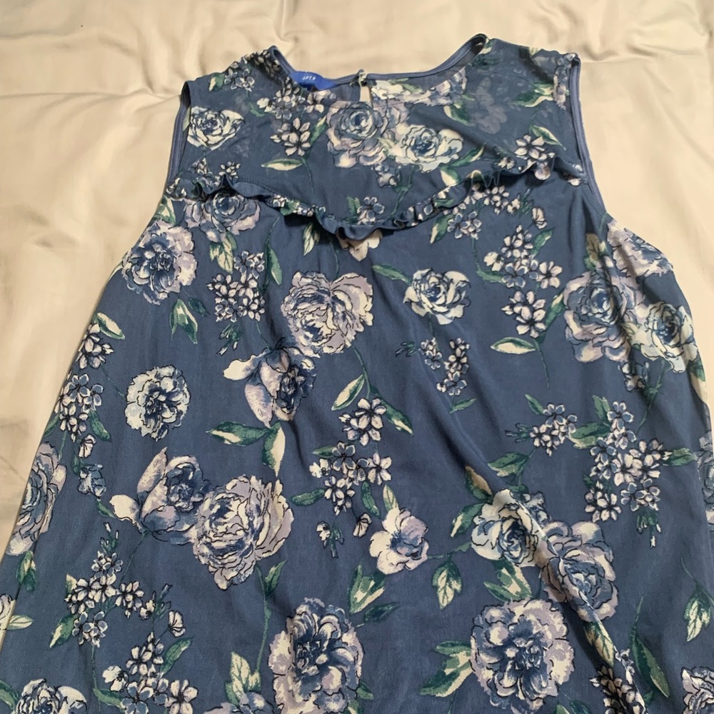 Sleeveless Apt 9 top